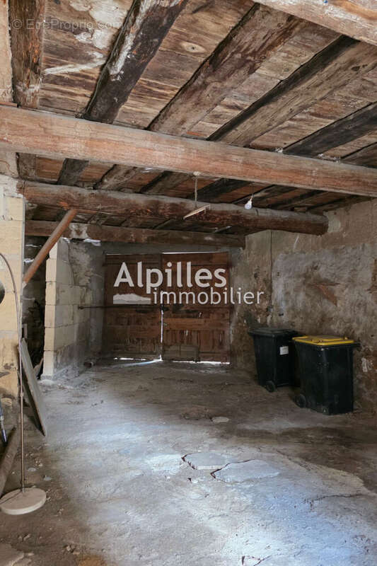 Maison à MOURIES
