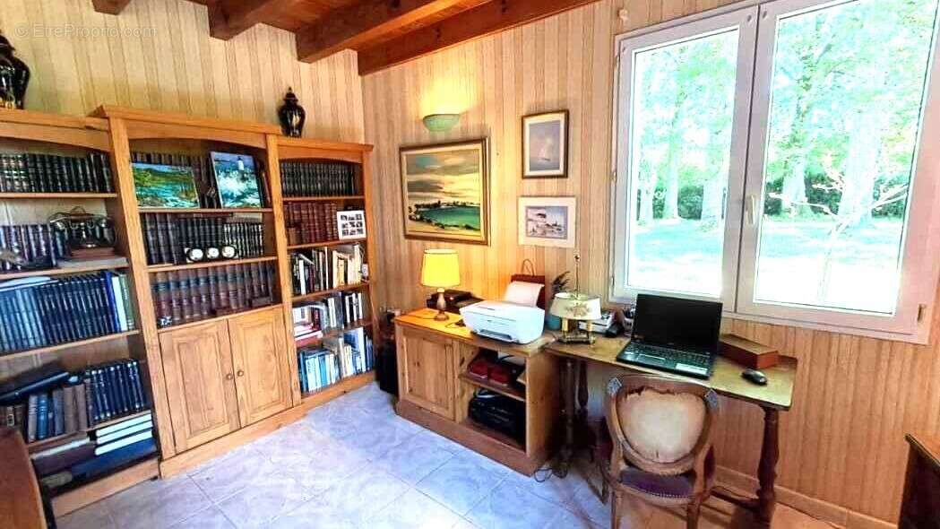 Photo-2025/041828-1-9 - Autre à MONT-DE-MARSAN