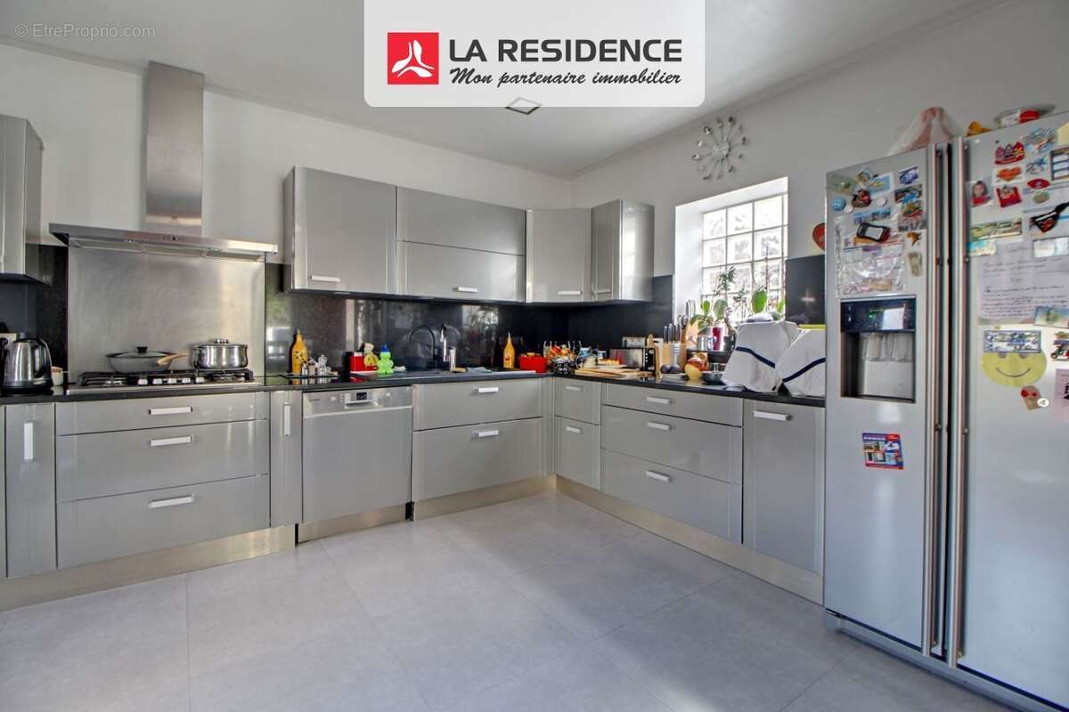 Maison à LES CLAYES-SOUS-BOIS