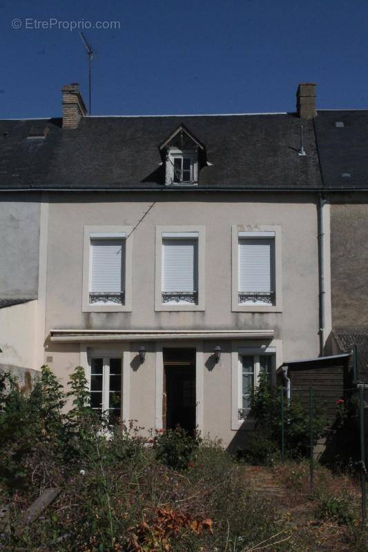 Maison à FRESNAY-SUR-SARTHE