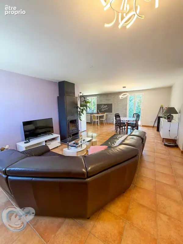 ST CHRISTOL - Maison de plain-pied de 86 m² habitables sur terrain de 930 m² avec garage attenant - - photo 3