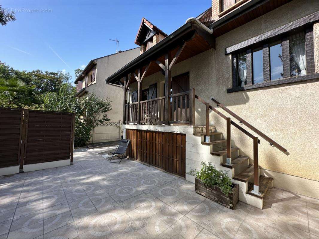 Maison à SAVIGNY-SUR-ORGE