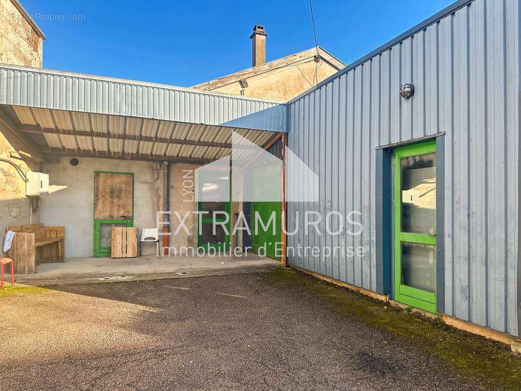 Commerce à AMPLEPUIS