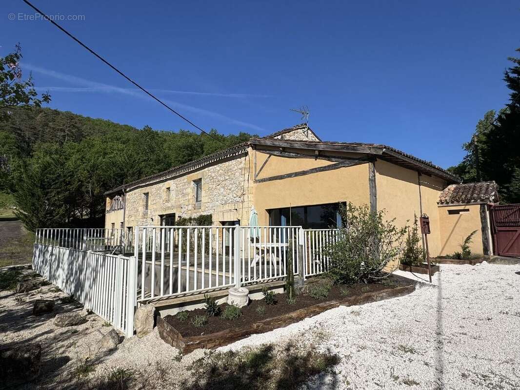 IMG2851 - Maison à SAINT-CYPRIEN
