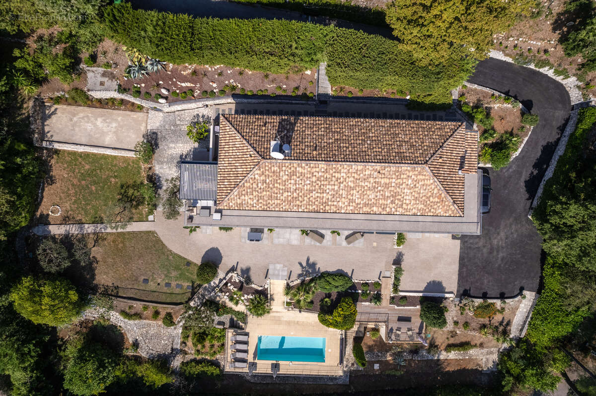 Maison à TOURRETTES-SUR-LOUP