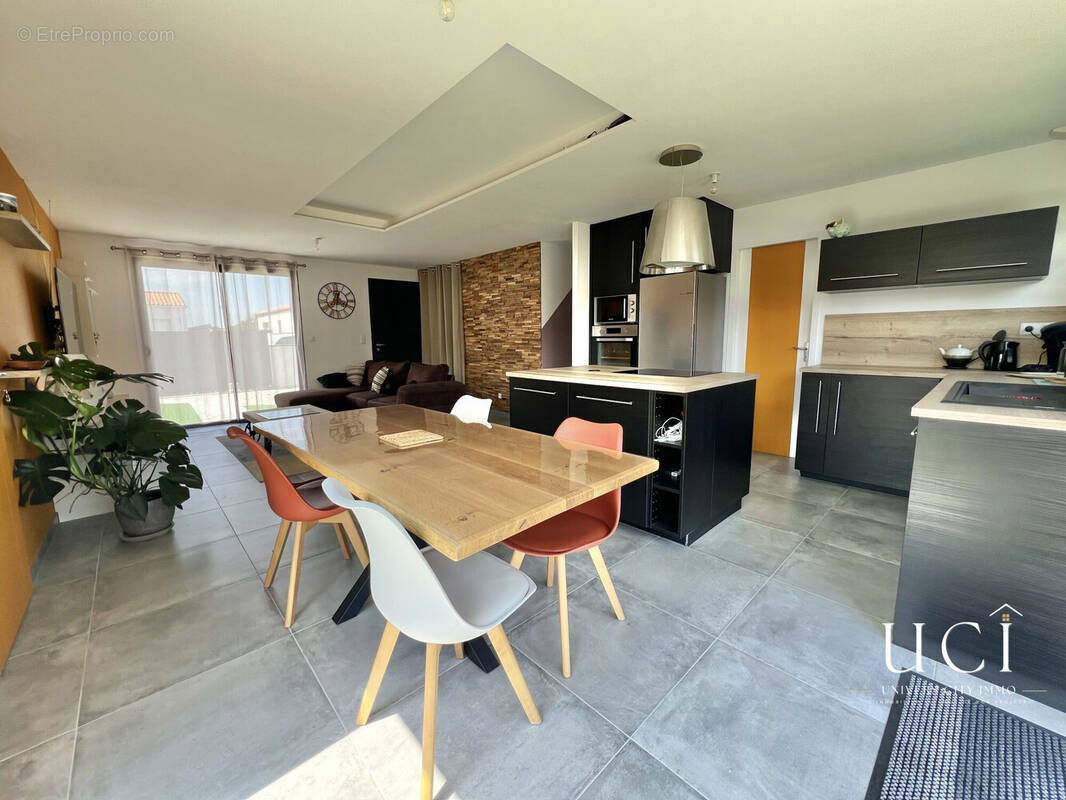 Maison à GENESTON
