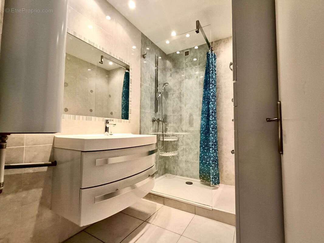 Appartement à MARSEILLE-11E