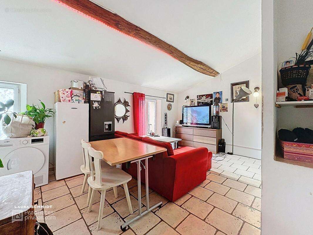 Appartement à FLASSANS-SUR-ISSOLE