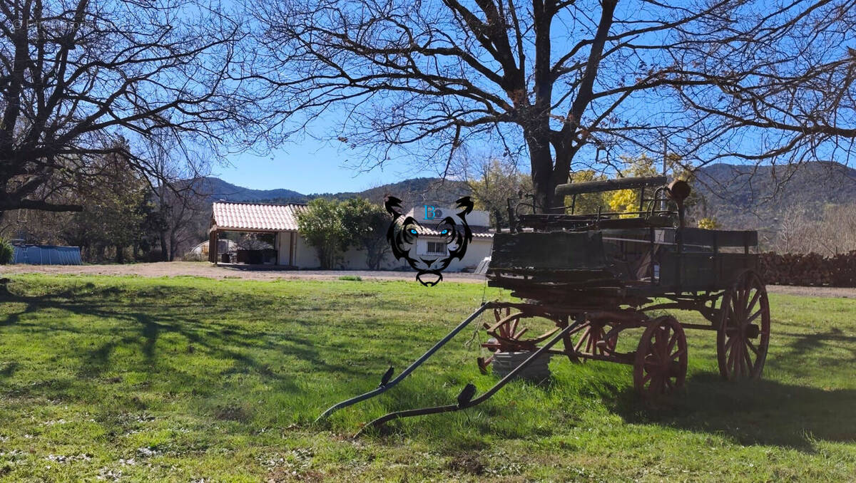 Maison à ROQUEBRUNE-SUR-ARGENS