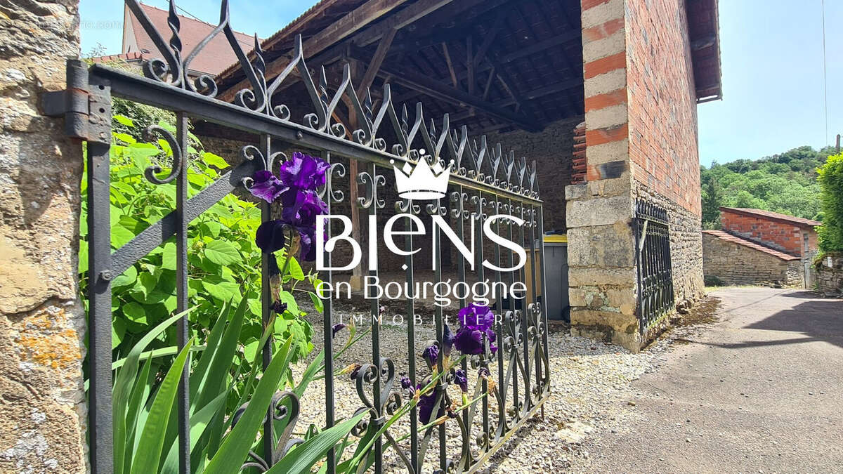 Maison à LA ROCHEPOT