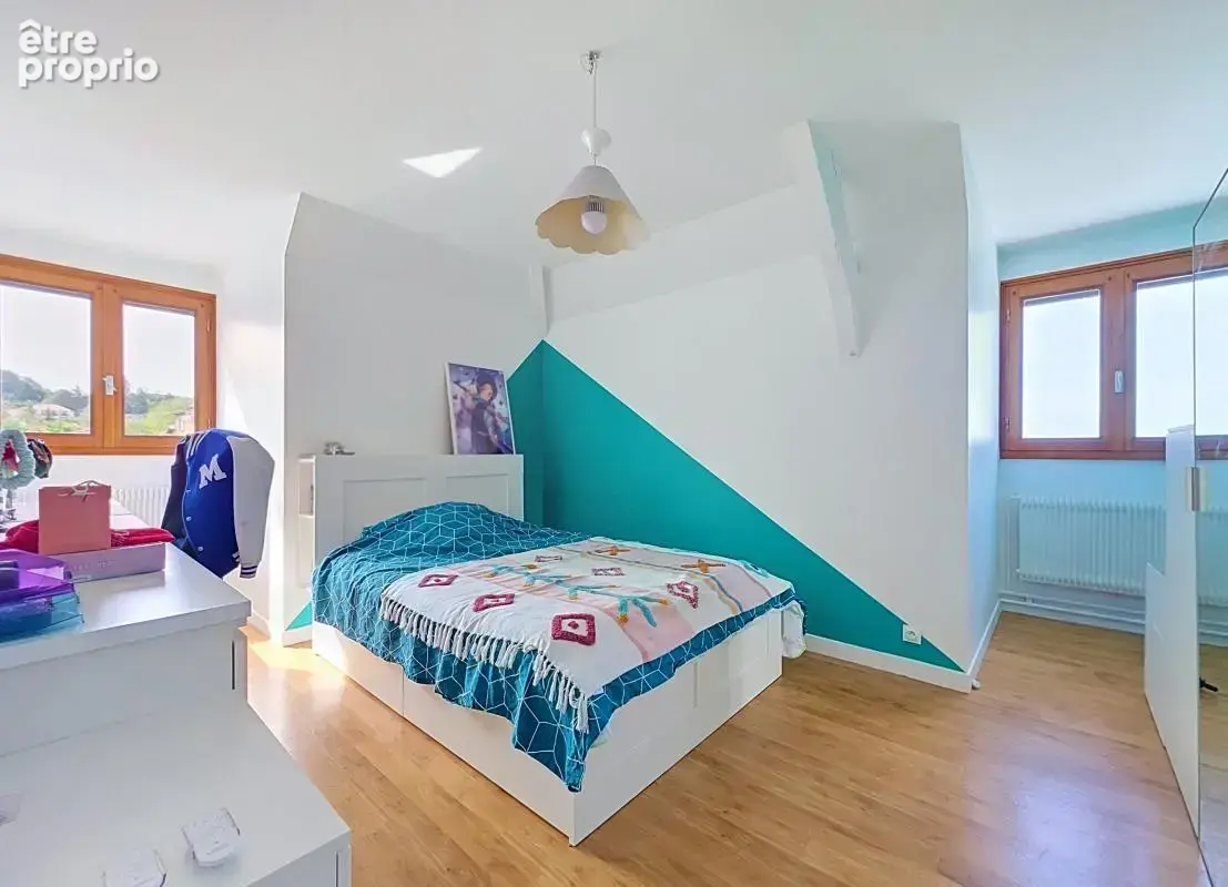 Maison - 4 Chambres - Possibilité 5 - Bureau - Sous sol complet - Garage - Piscine - Jardin - Magnifique vue - photo 23