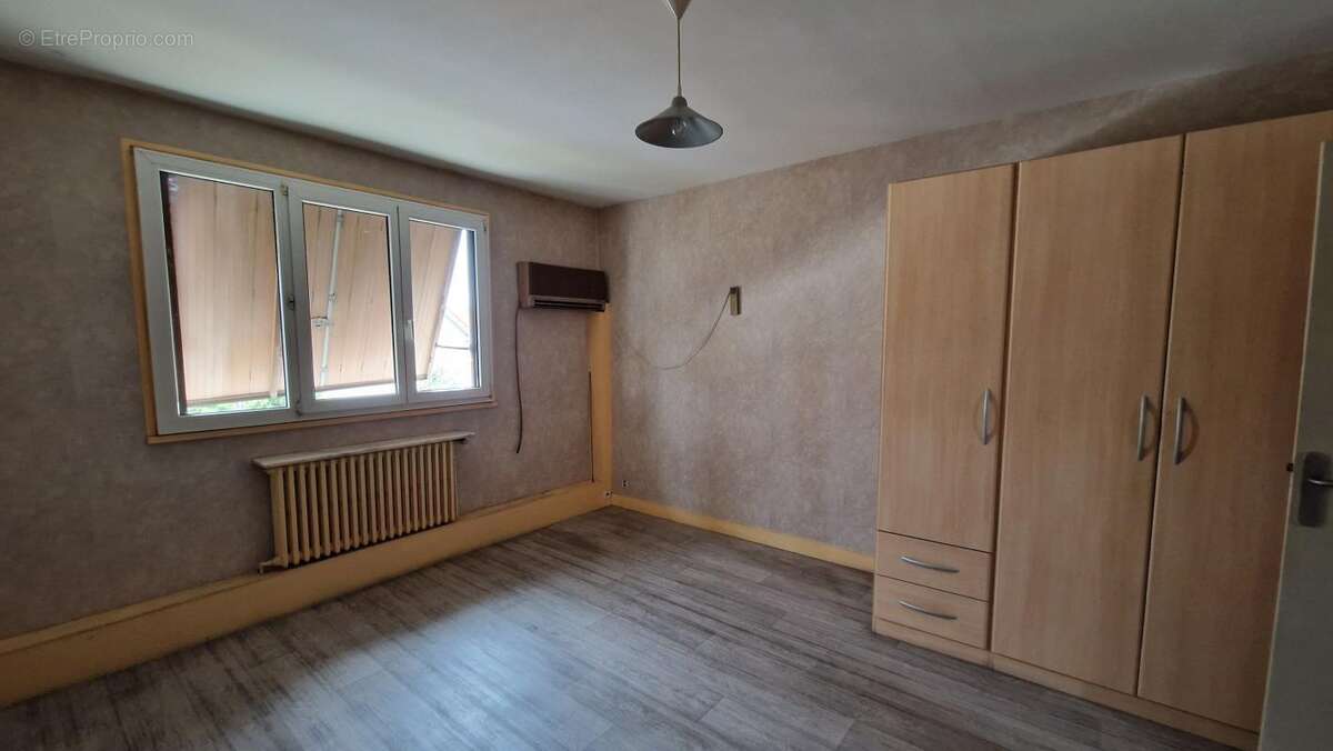 Commerce à NEUILLY-SUR-MARNE