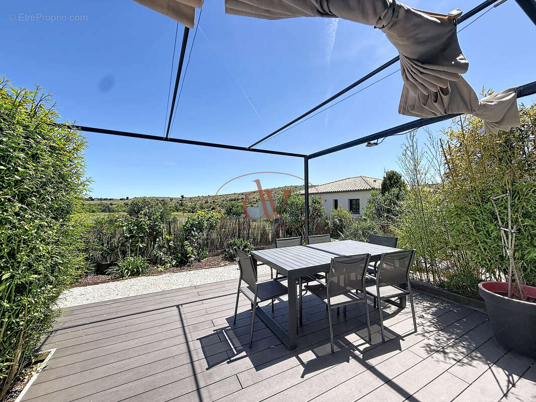 Maison à OPOUL-PERILLOS