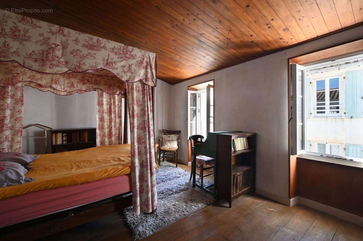 Maison à SAINT-CLEMENT-DES-BALEINES