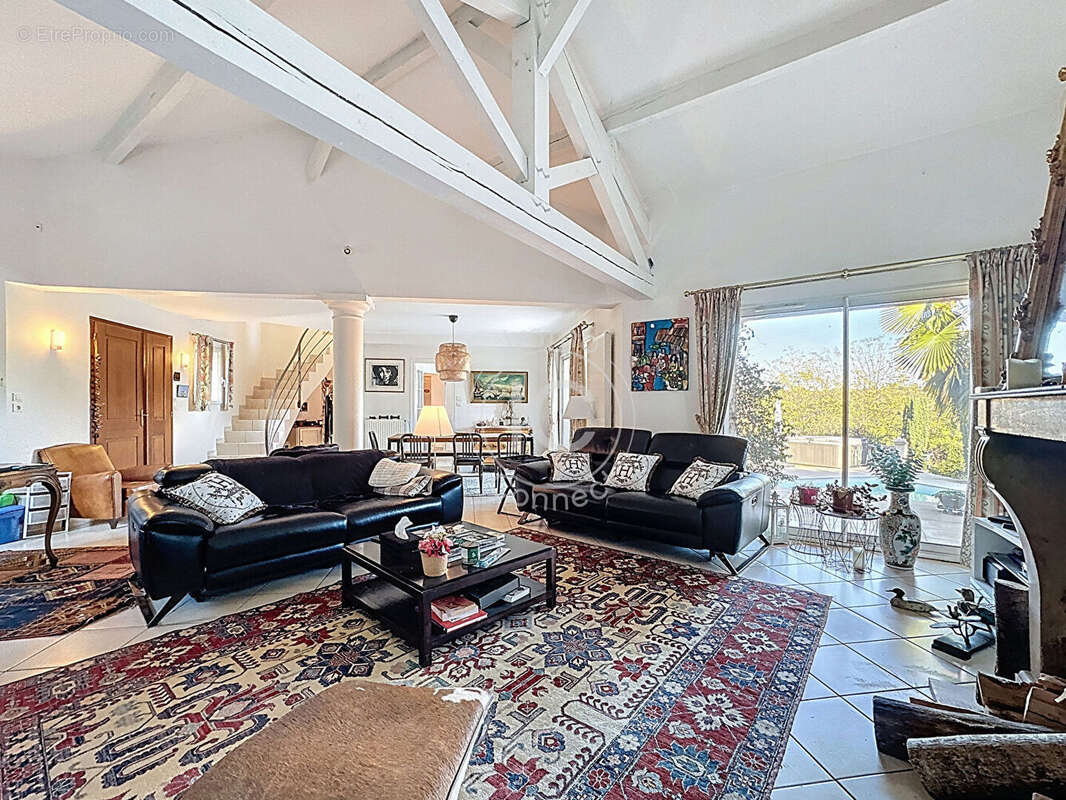 Maison à COLLONGES-AU-MONT-D&#039;OR