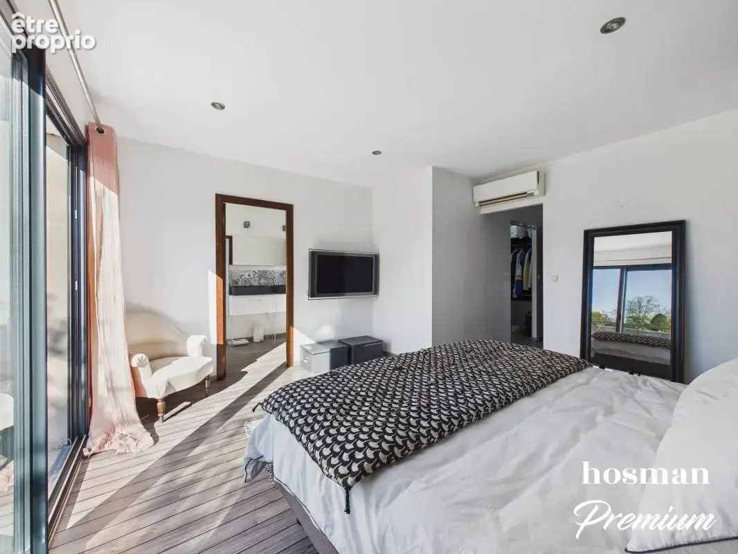 Maison de 160 m² avec piscine, terrasse, garage, dépendance - Stéhélin Bordeaux - photo 8