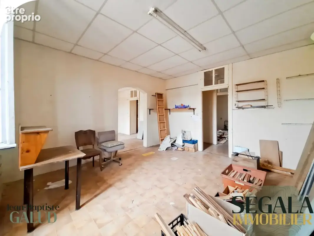 Immeuble dans le centre ville de Carmaux - 650 m2 au sol - photo 4