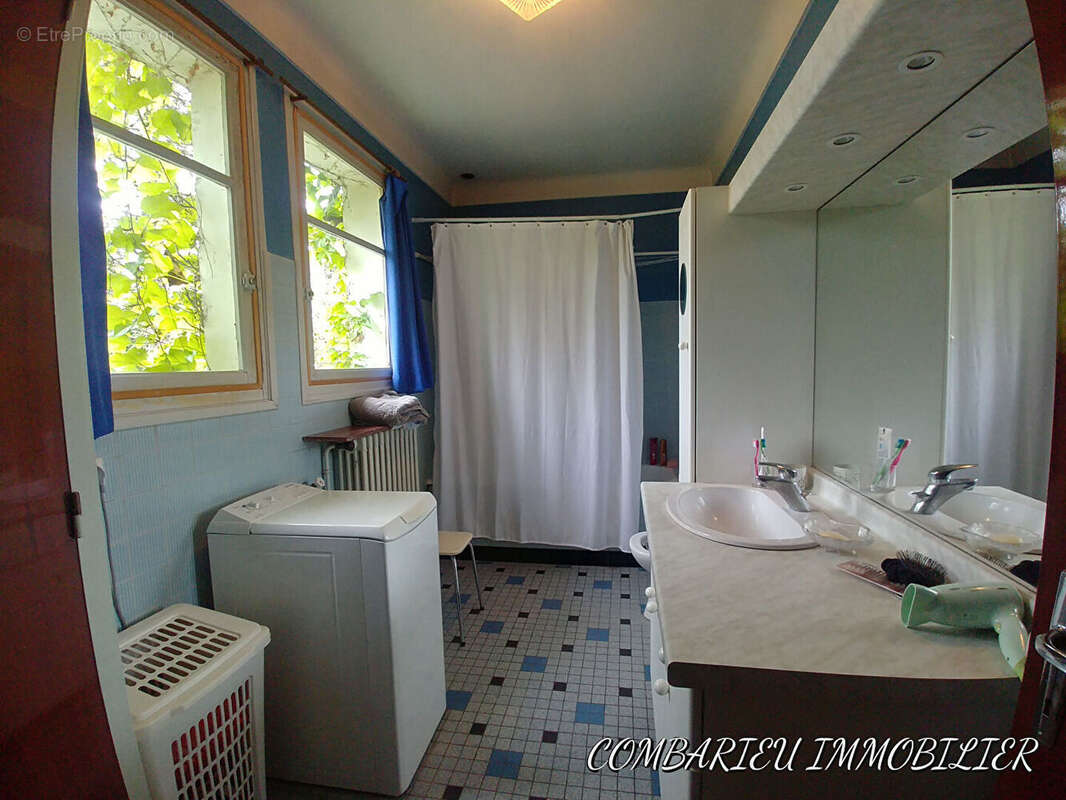 Maison Monteils, une partie du terrain en zone constructible. - photo 8