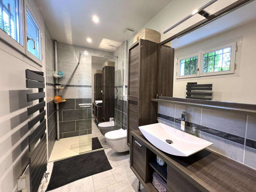 FRANQUEVILLE-SAINT-PIERRE (76520) Maison familiale, 5 chambres, 162 m², terrain de 1281 m² - photo 7