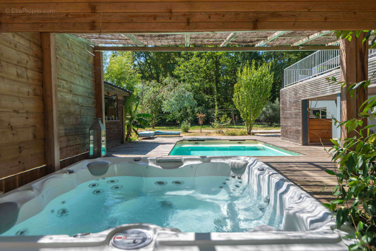 Maison 225 m2 - parc de 8100 m2 - bel environnement - photo 15