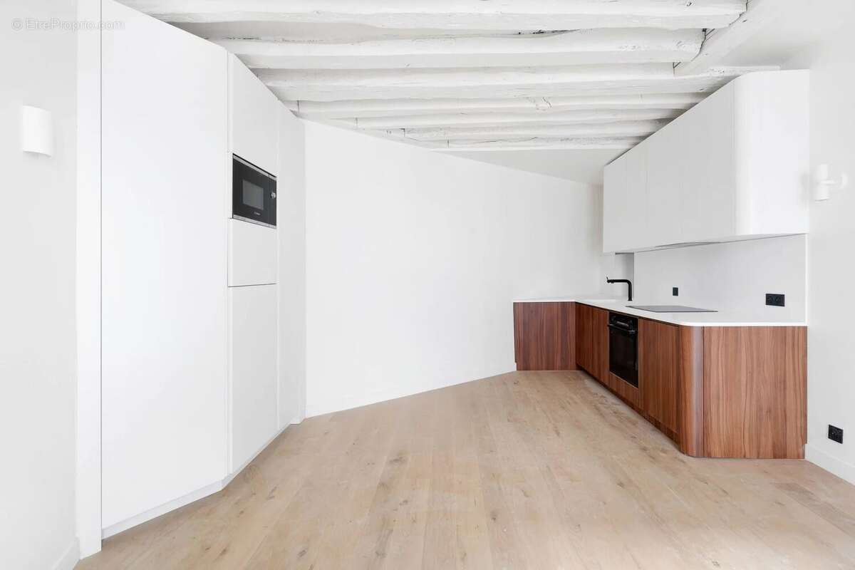 Appartement à PARIS-3E