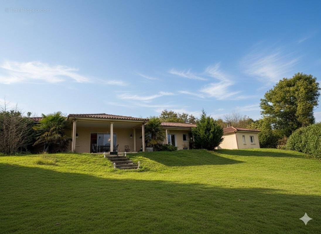 Maison à LISSAC-ET-MOURET