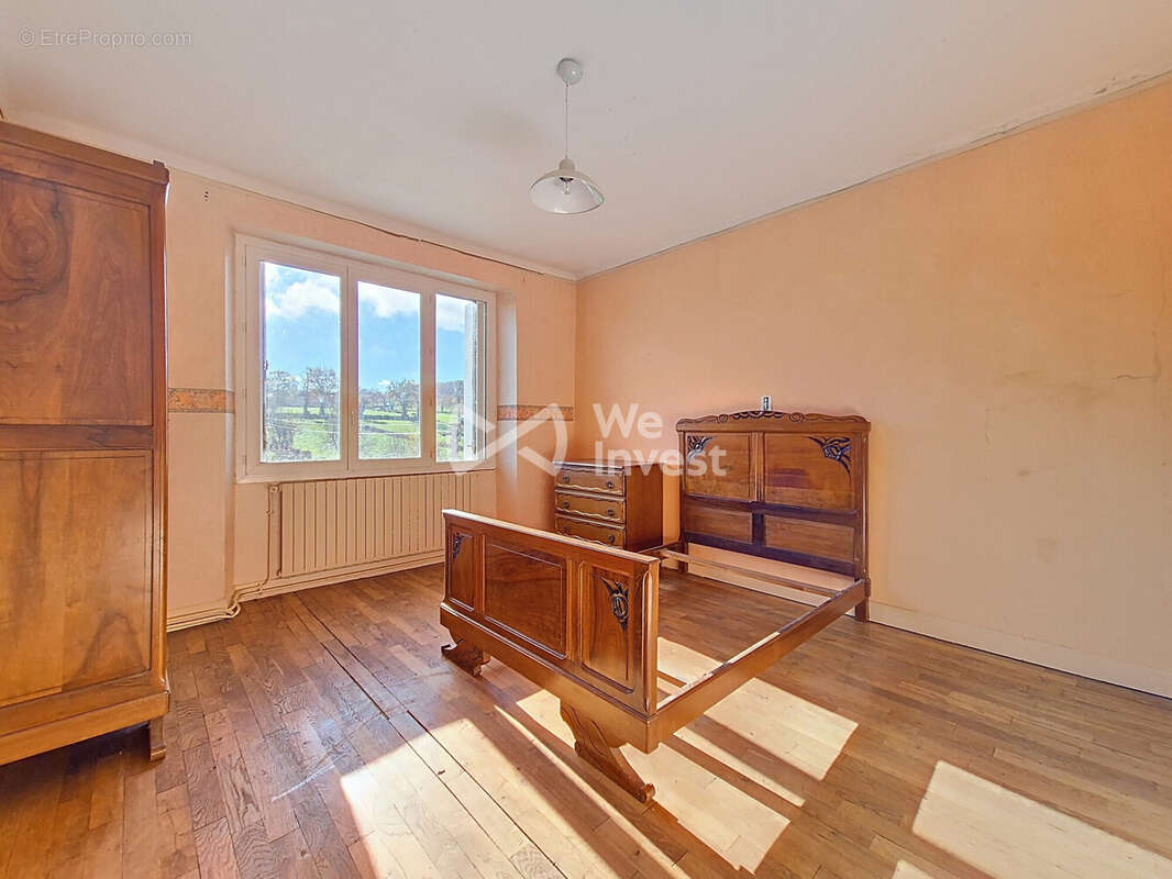 Maison à ANGLARS-SAINT-FELIX