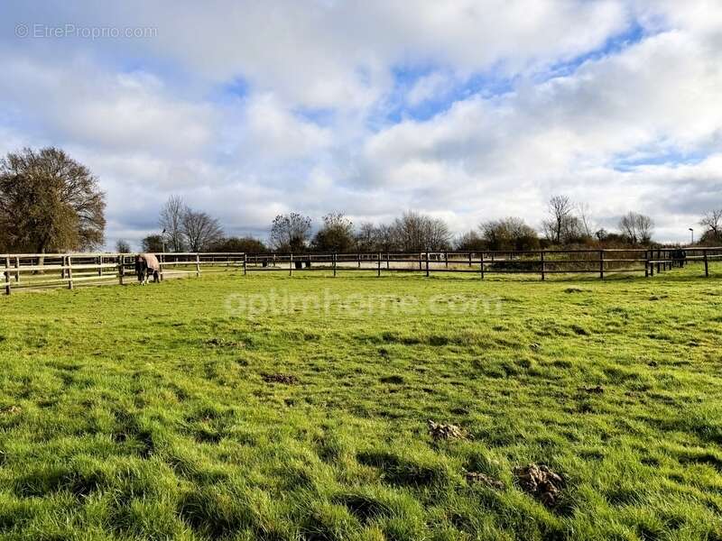 Maison à SAINT-CYR-DU-RONCERAY