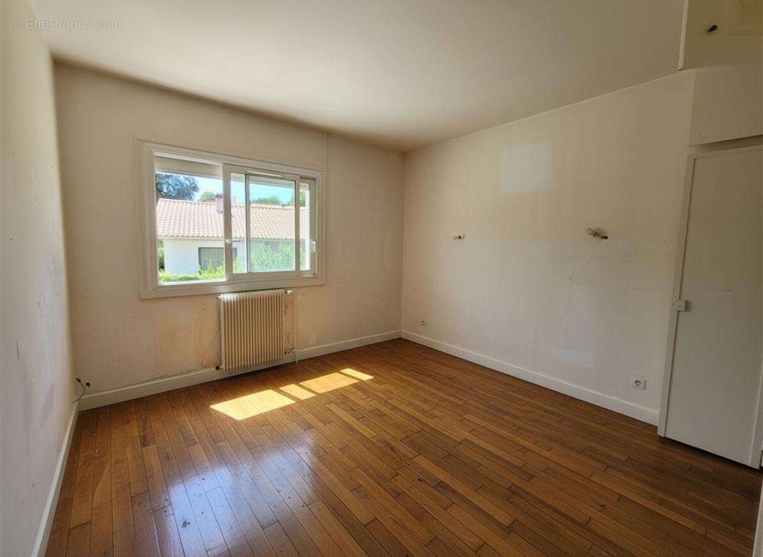 ANGOULEME (16000) : Maison familiale de 144m2 avec garage et piscine - photo 6