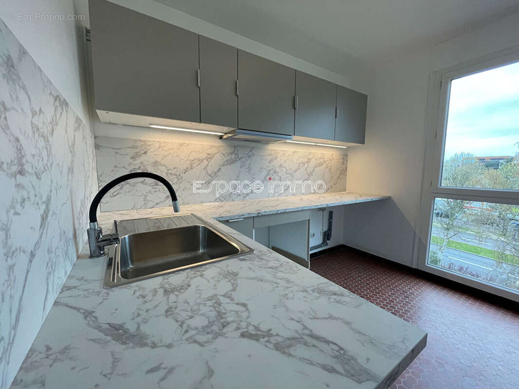 Appartement à MONT-SAINT-AIGNAN