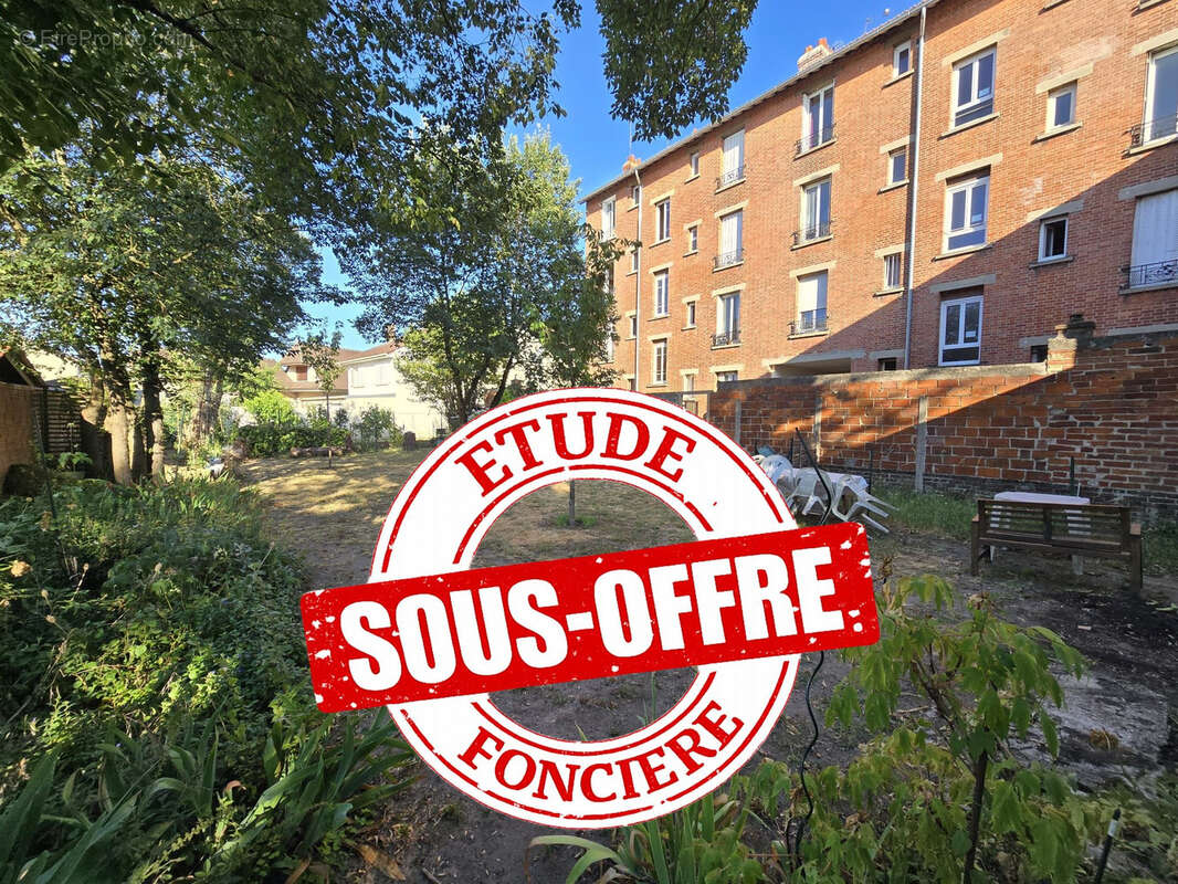 Appartement à LES PAVILLONS-SOUS-BOIS