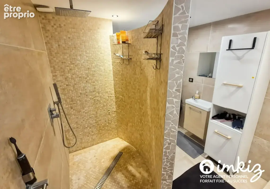 Maison familiale parfaitement rénovée de 220 m² - photo 14