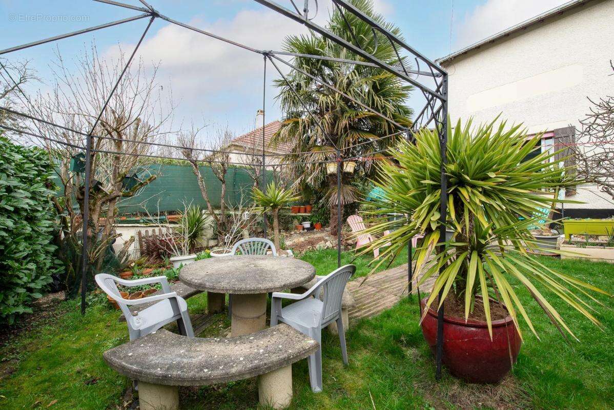 Maison à COUILLY-PONT-AUX-DAMES