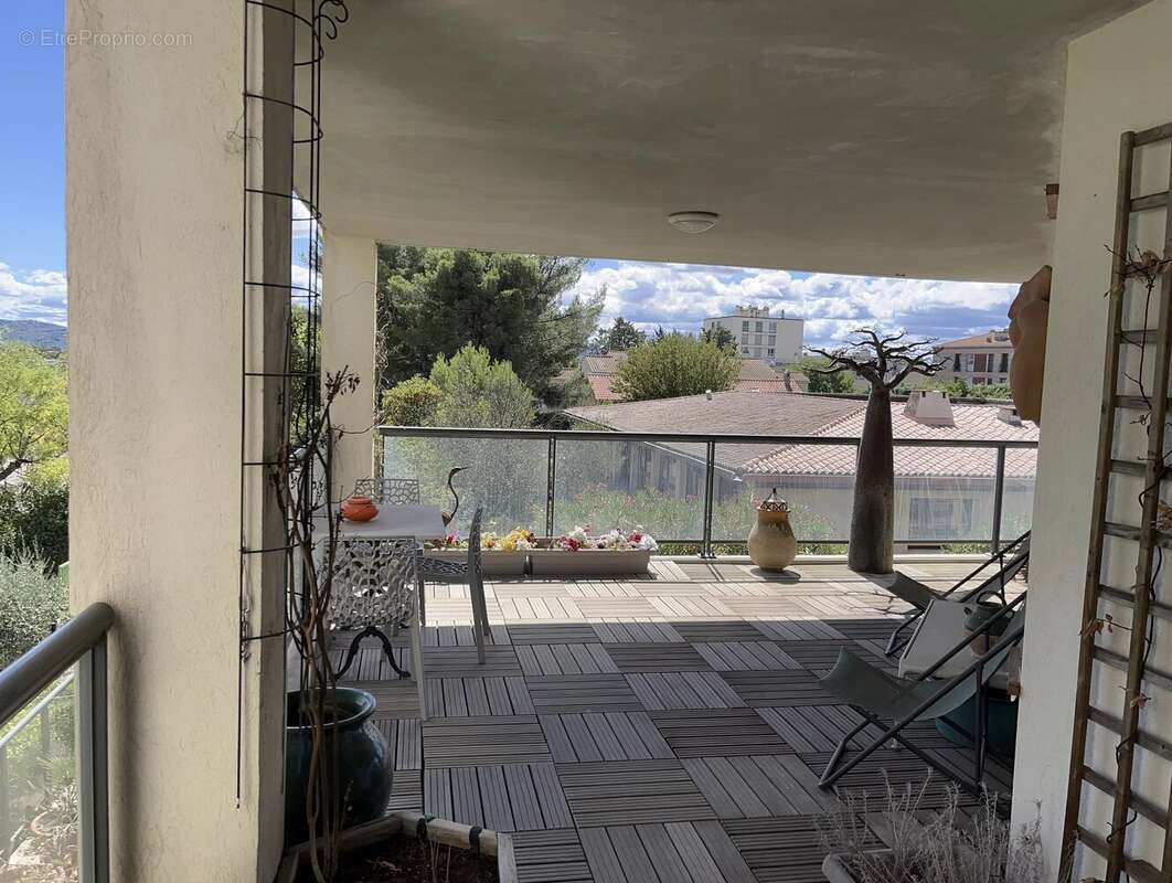Appartement 3 pièces avec ascenseur, terrasse et garage - photo 8