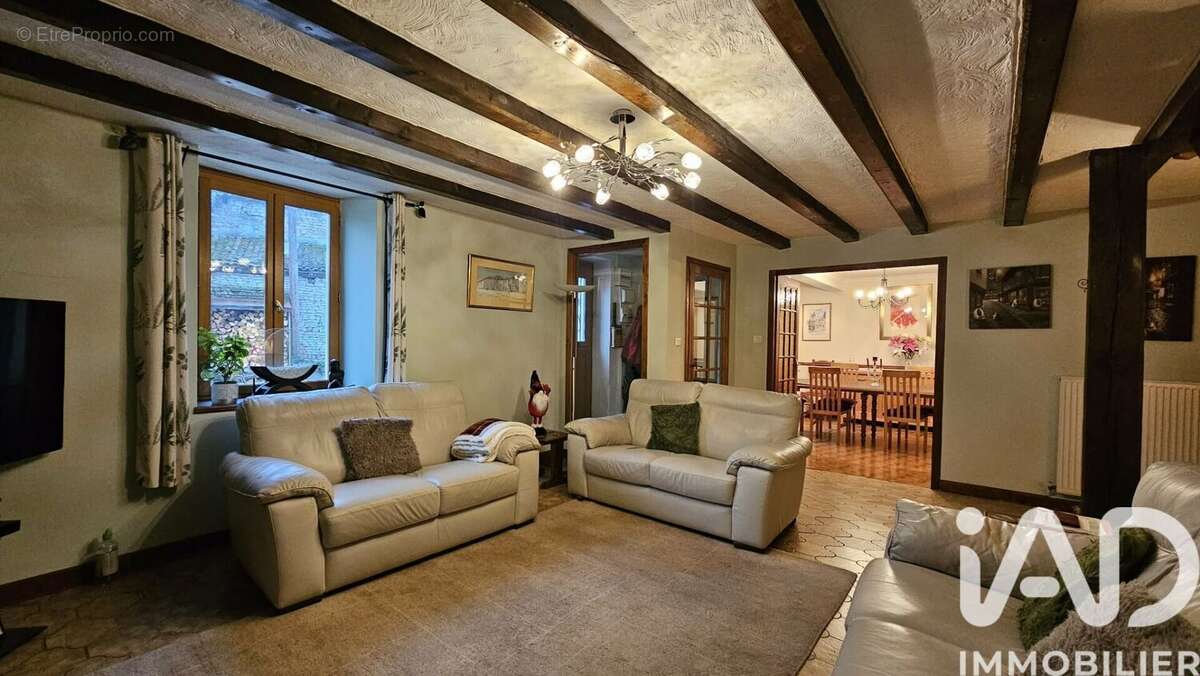 Maison 166 m² à Montalembert  - photo 4
