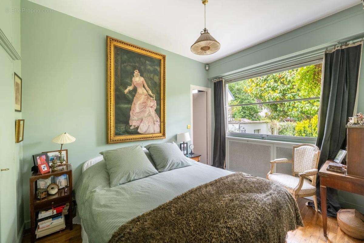 Maison à SURESNES