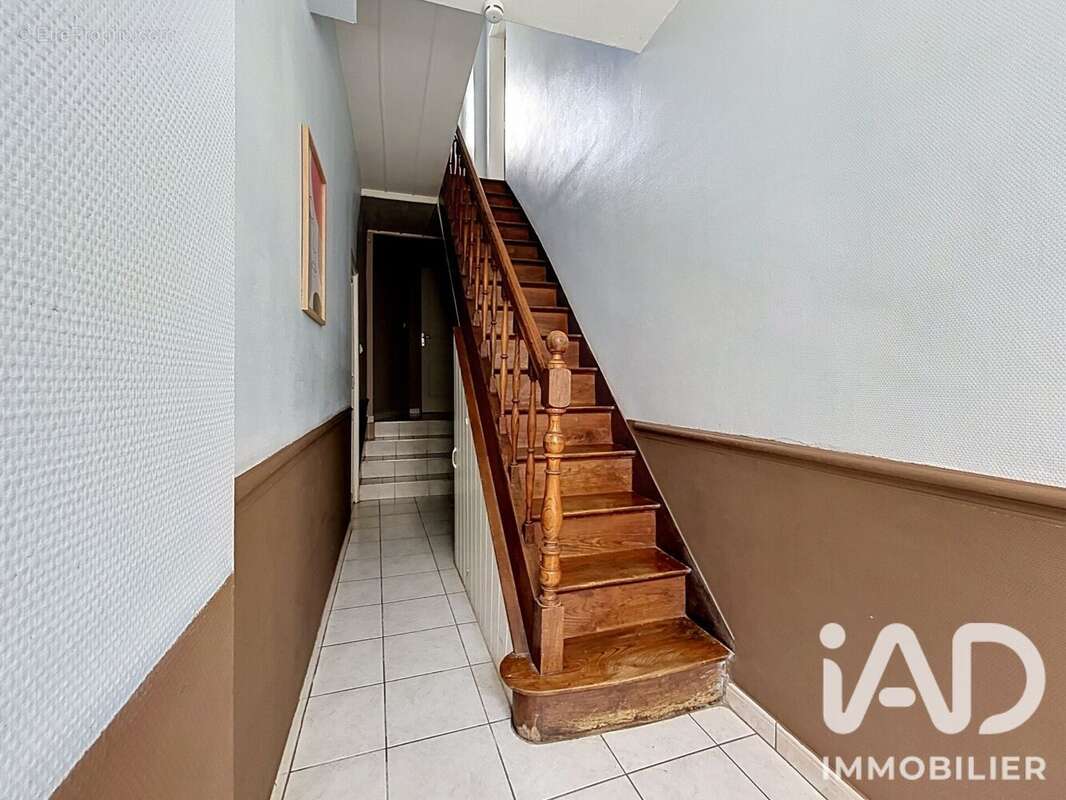 Maison 131 m² à Tessy-Sur-Vire  - photo 5