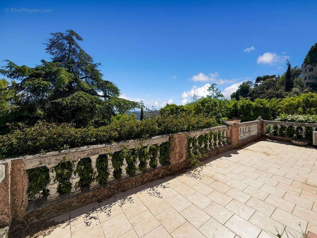 Nice gairaut – villa provençale avec vue mer, piscine, terrain de 2 000 m² et garage de 100 m² - photo 24