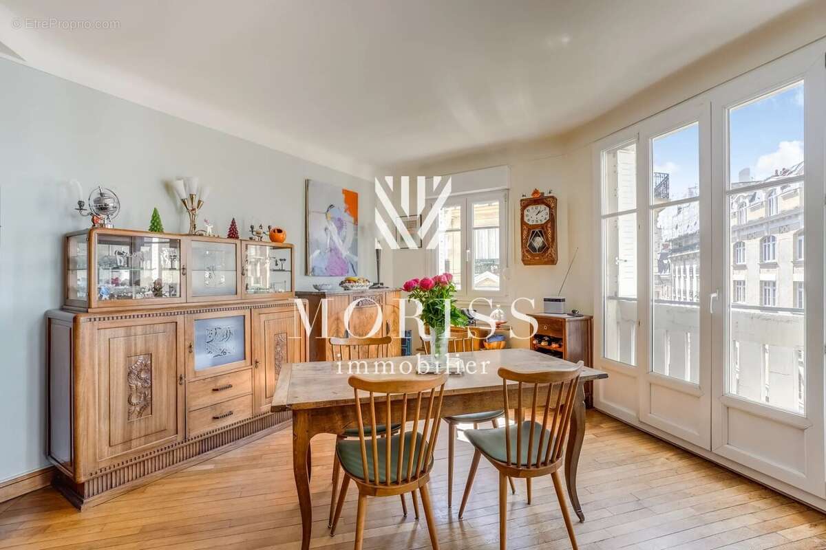 Appartement à PARIS-18E