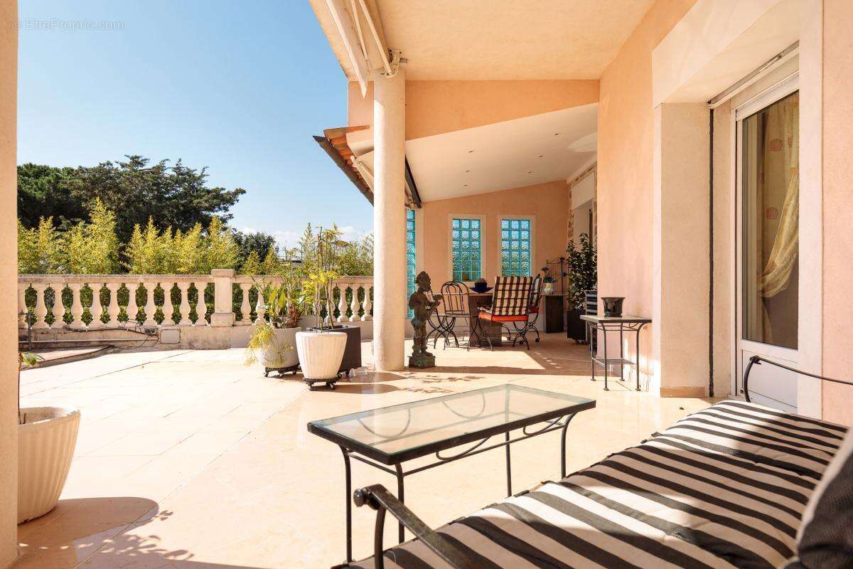 Appartement à LE CANNET