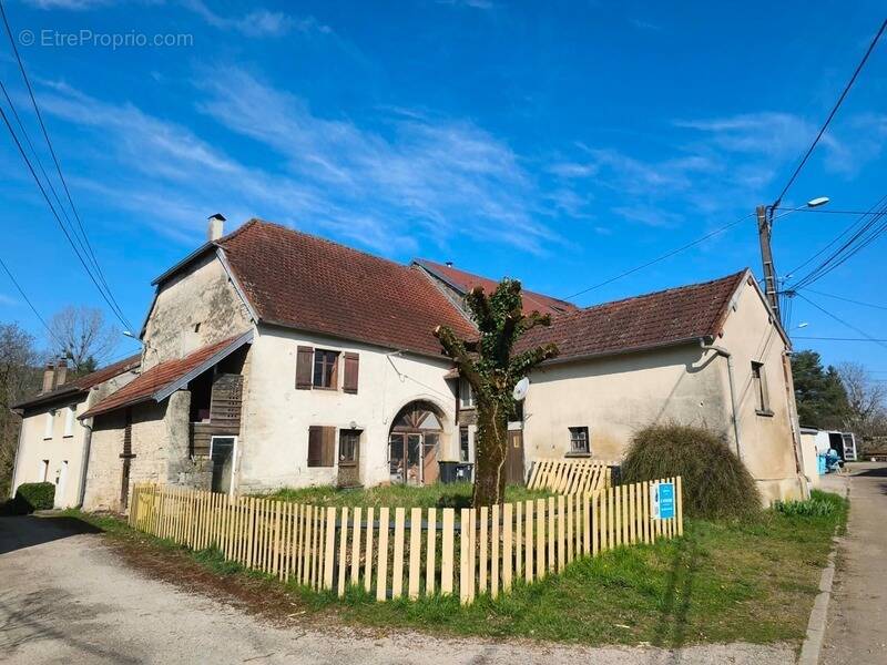 Maison à CHAY