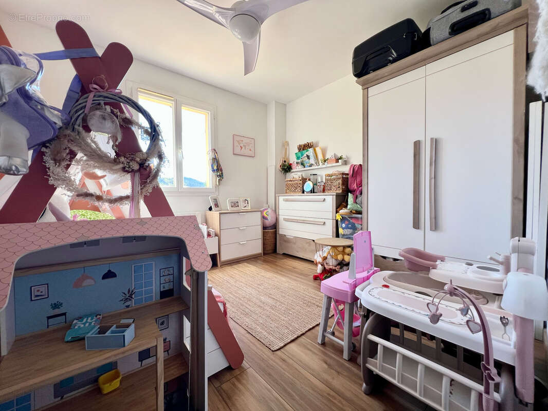 Maison à CUGES-LES-PINS