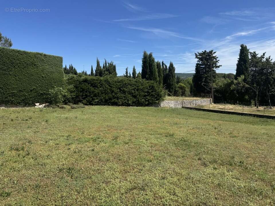 Terrain 730 m² à Reillanne  - photo 3