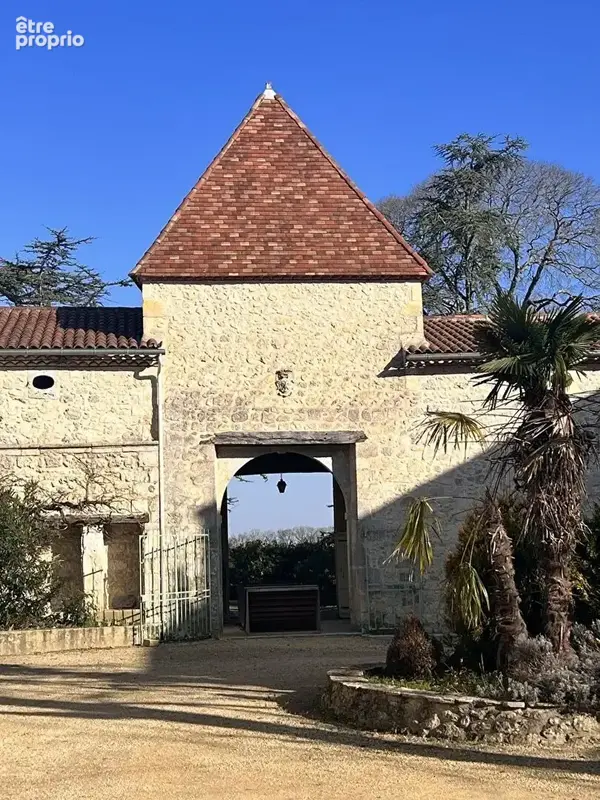 Superbe château avec vue panoramique, élégance et charme - photo 15