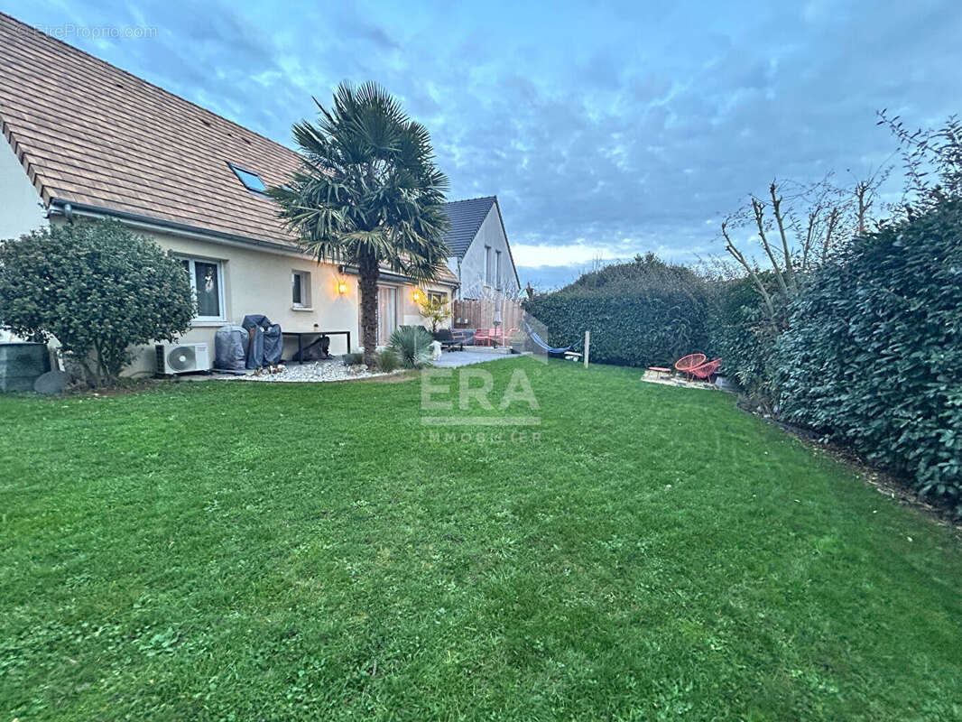 Maison à SAINT-PAVACE