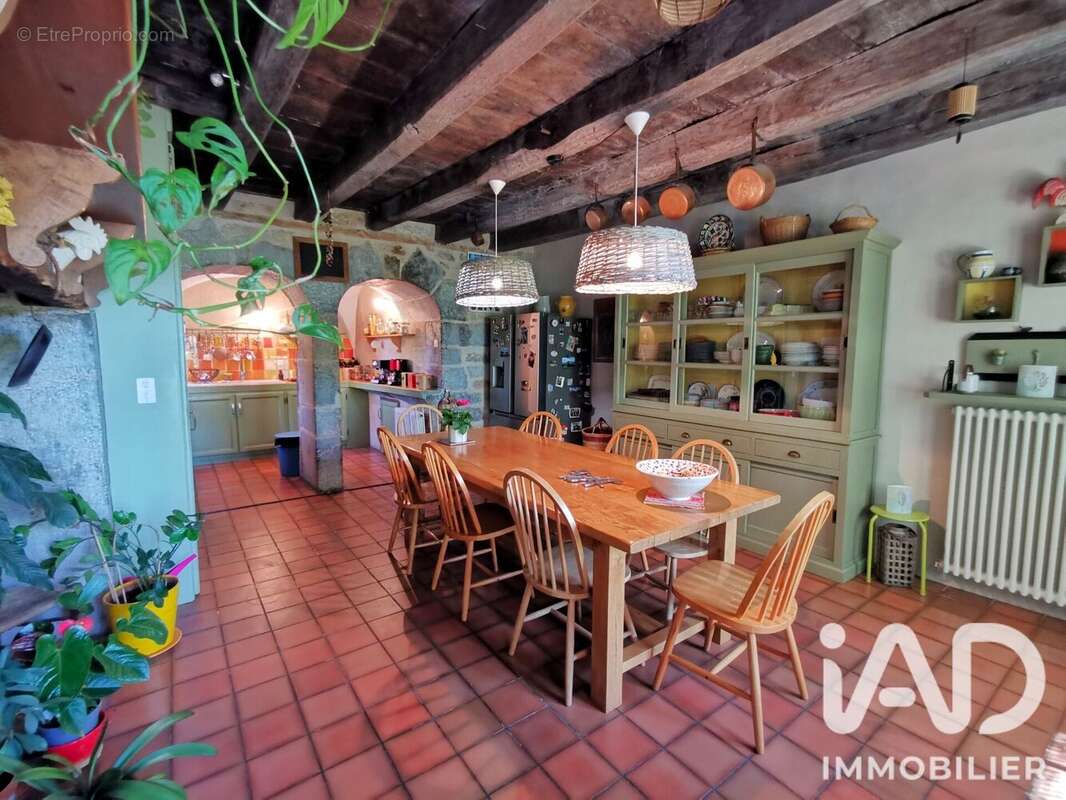 Maison 199 m² à Cambes  - photo 4
