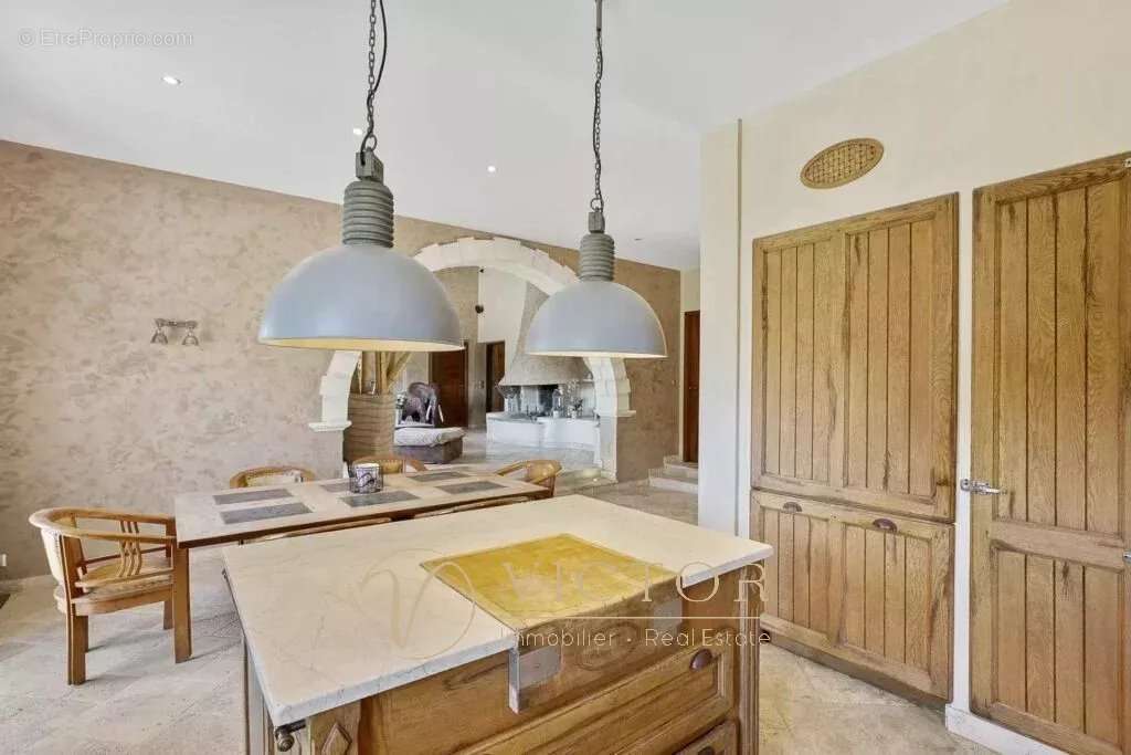 Maison à TOURRETTES-SUR-LOUP