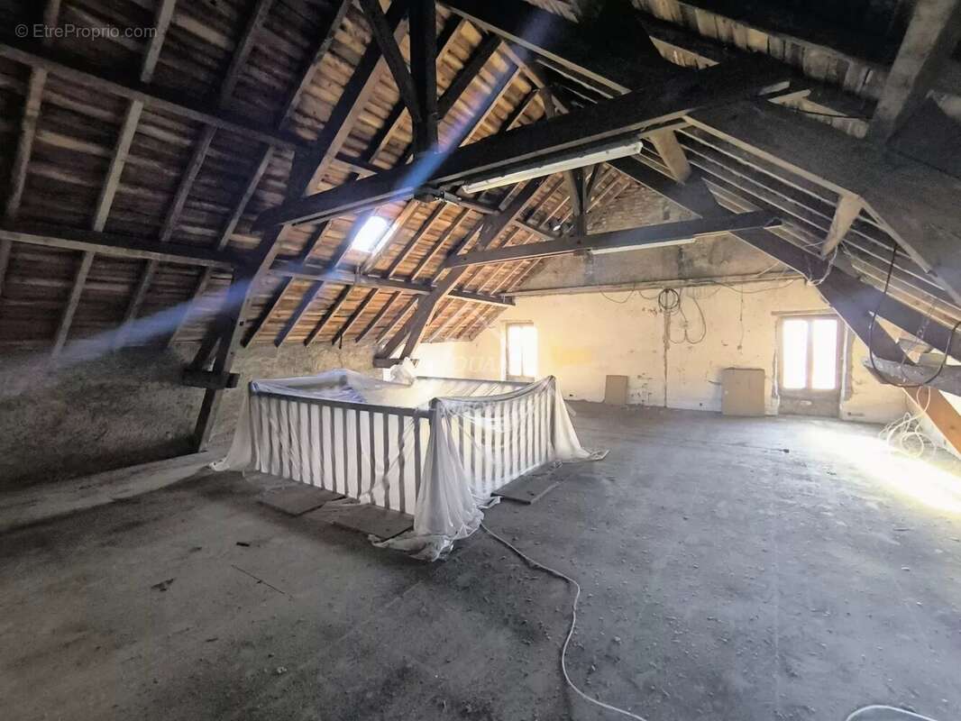 Maison à SAINT-ELOY-LES-MINES