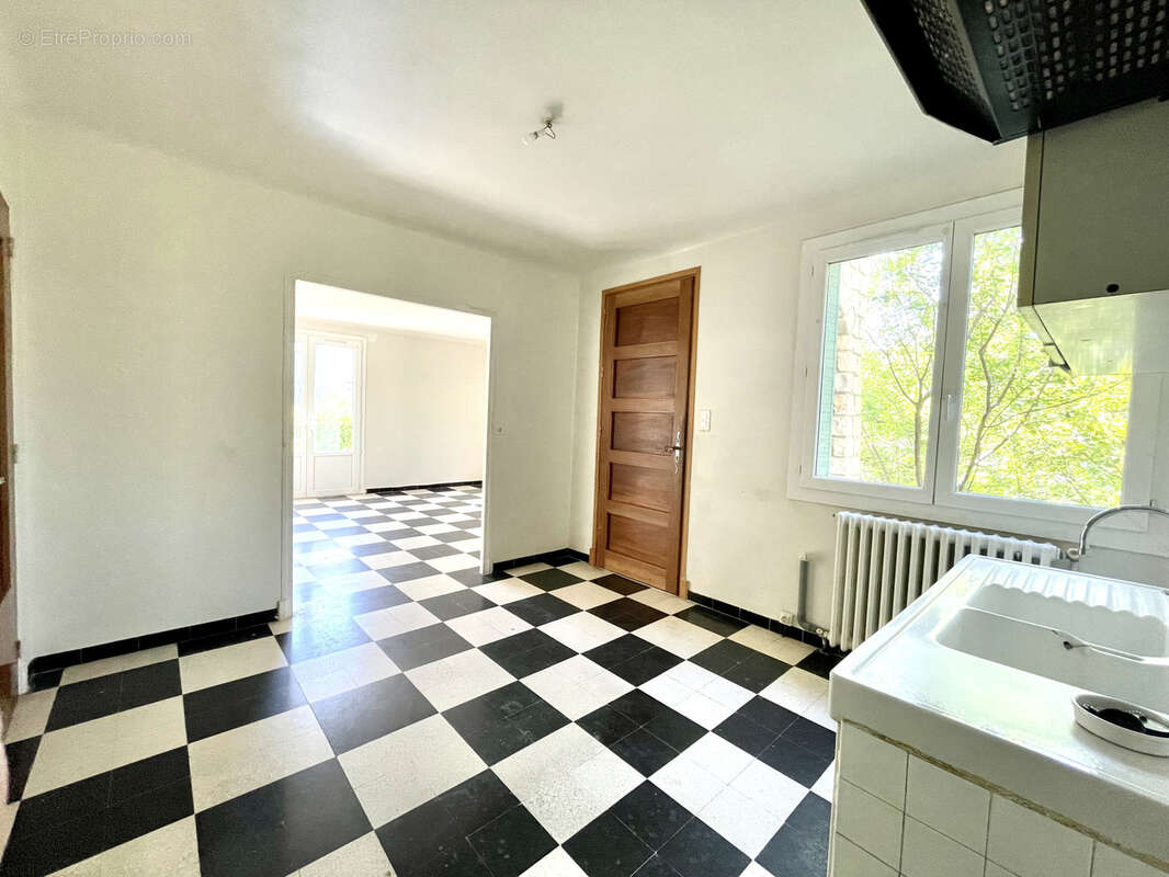 Vaison centre - maison avec jardin et garage - photo 4