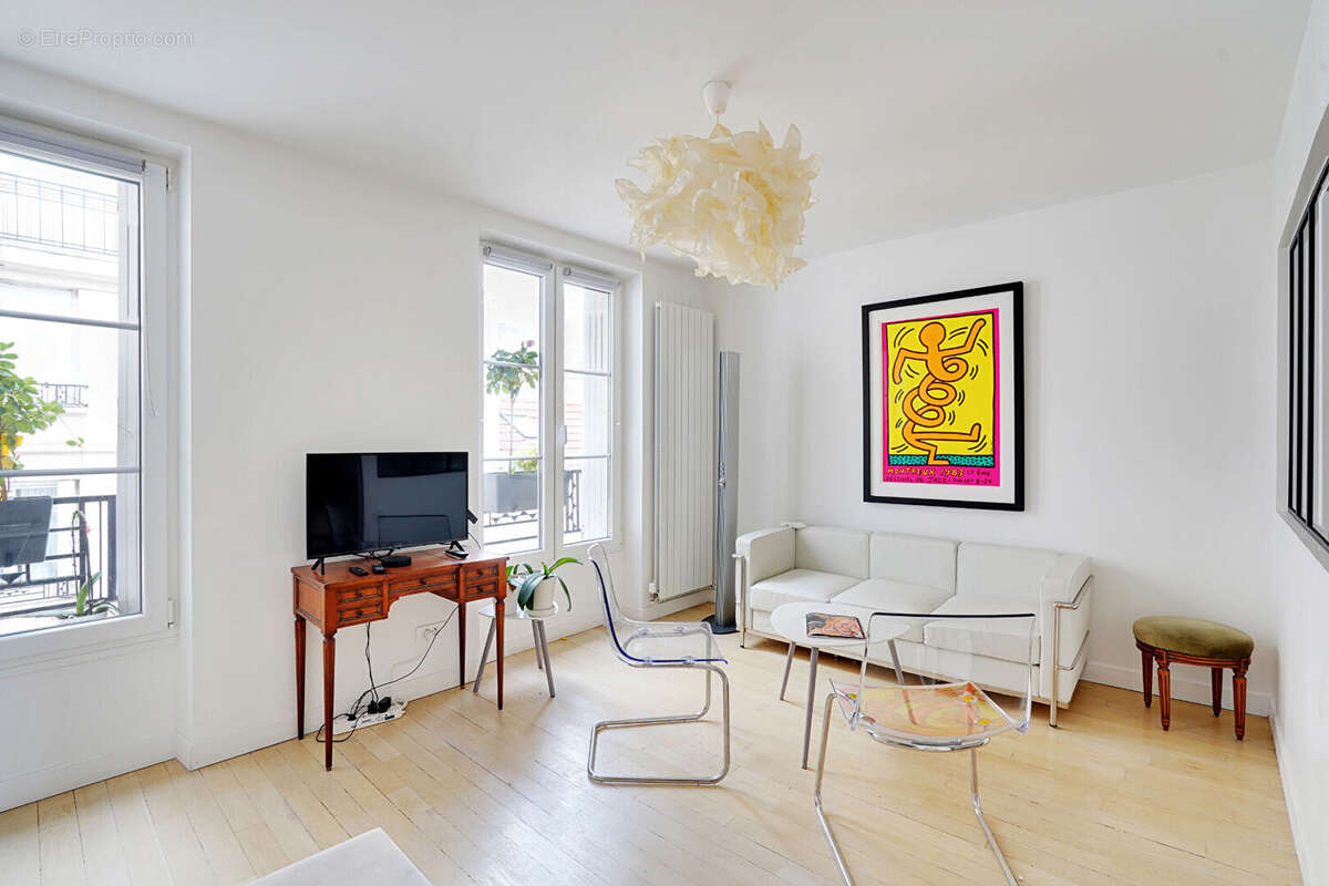 Appartement à PARIS-1E